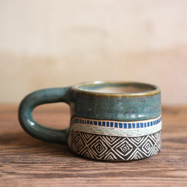 Kubek totem dywan. 300 ml.